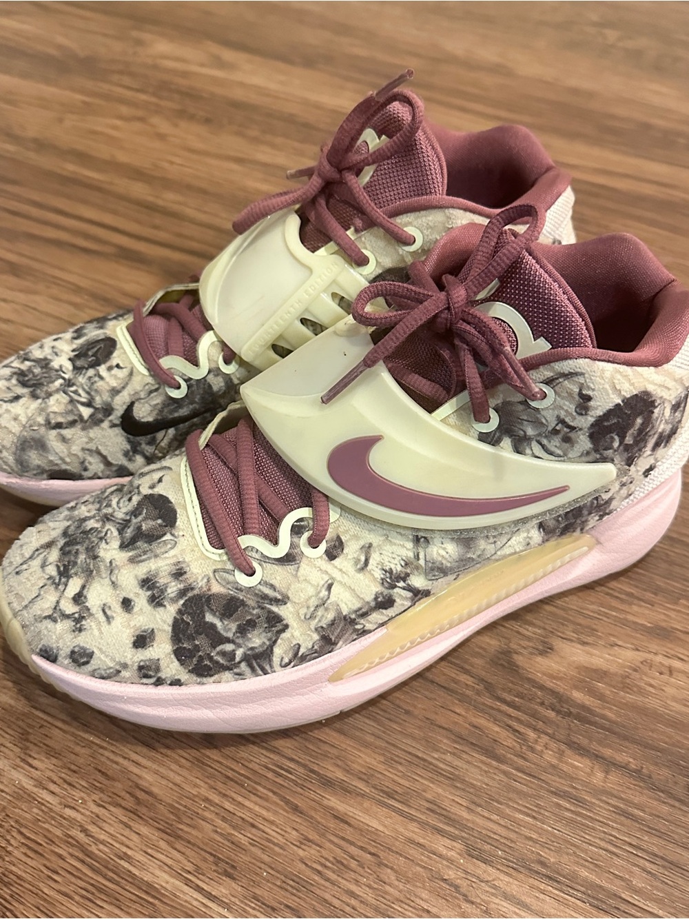Nike KD 14 NRG “Surrealism” Men’s Size 9